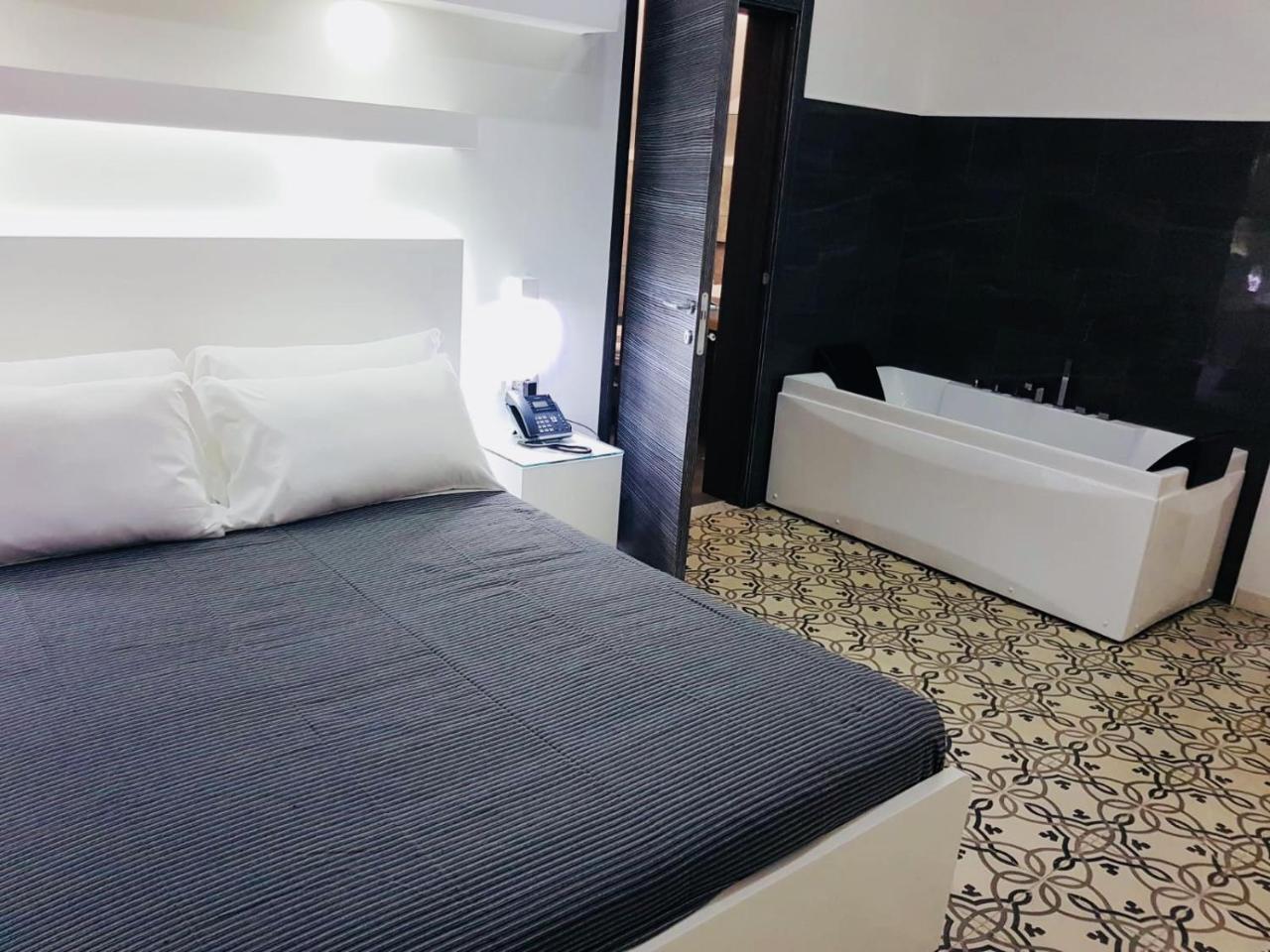 Villa Adelaide Suite & Room Торе а Маре Екстериор снимка