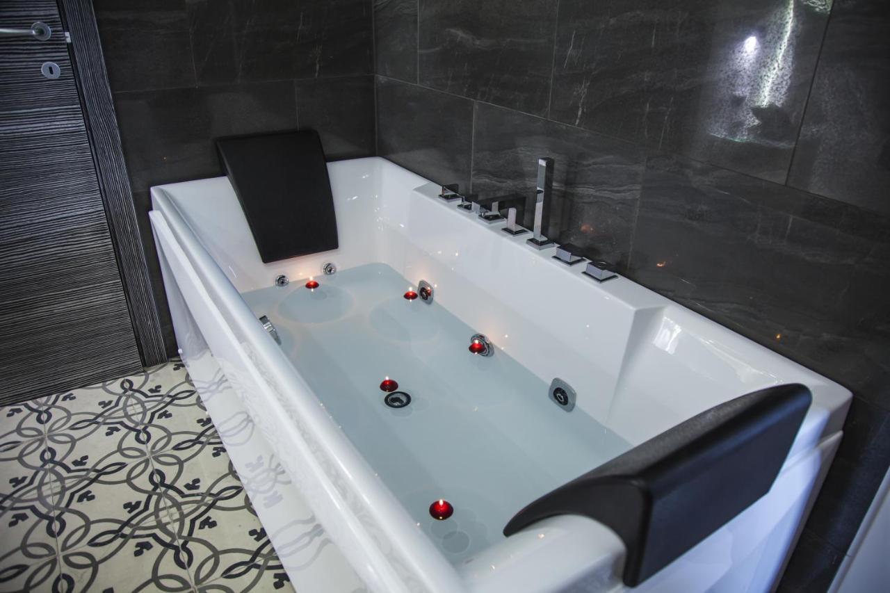 Villa Adelaide Suite & Room Торе а Маре Екстериор снимка